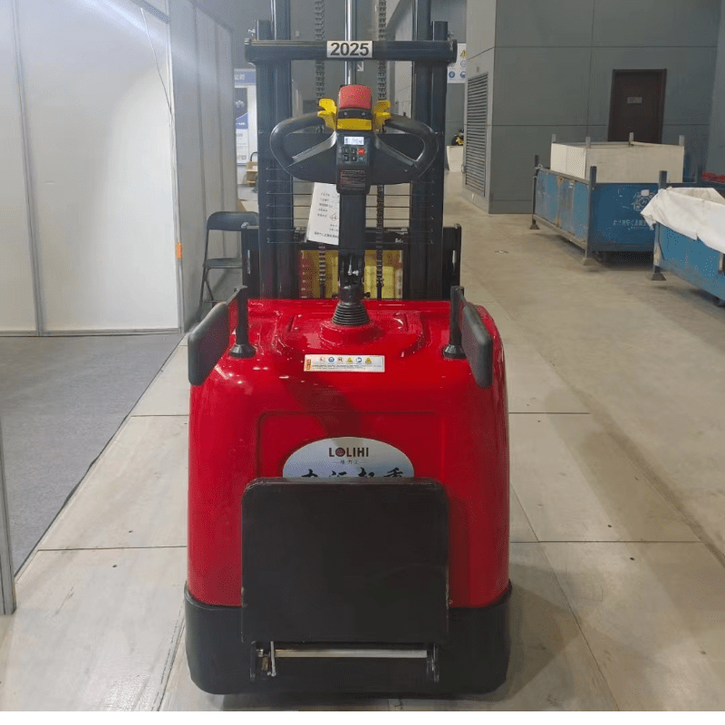 All-electric stacker truck