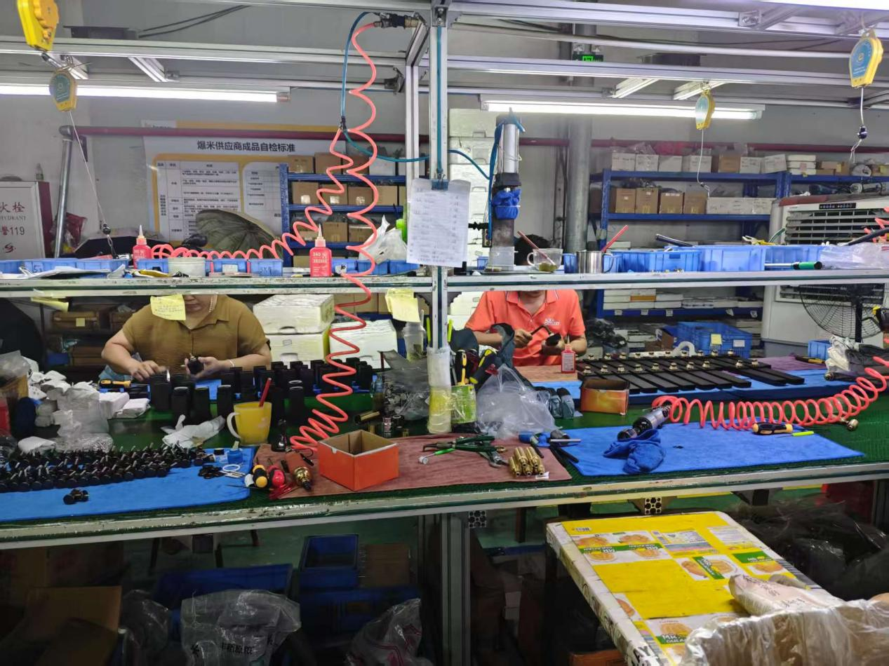 Aqua Gallery Organizes Employees for Factory Learning to Deepen Understanding of Product Production