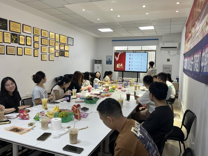 Aqua Gallery Celebrates Super September Promotion Success with Award Ceremony