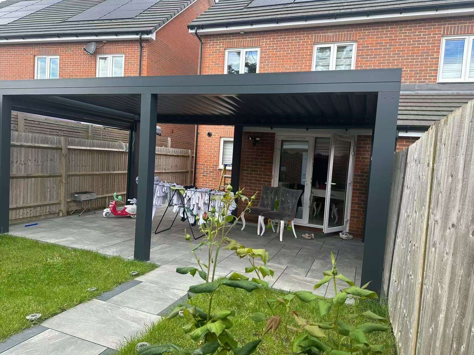 Cén fáth Páifis Pergola a chur le Do Díospóireacht Ghairdín?