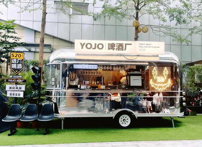 4m square food trucks with customized logos and patterns for the whole truck Mobile Caravan Kitchen Food Trailer For Sale factory