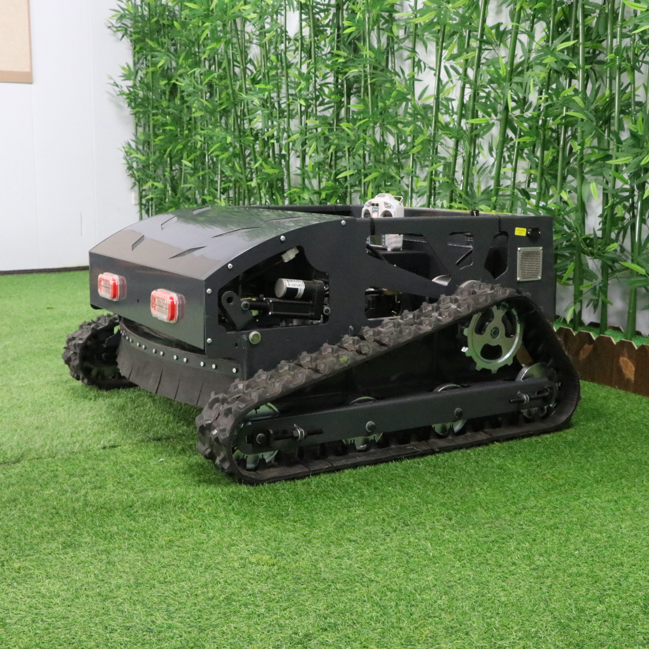 Mewnllin Gweithio O Bell: Y Dyfodol o Leoliad Galluog, Sydd yn Datrys y Bregus Tân Gwaith yn Effeithlon