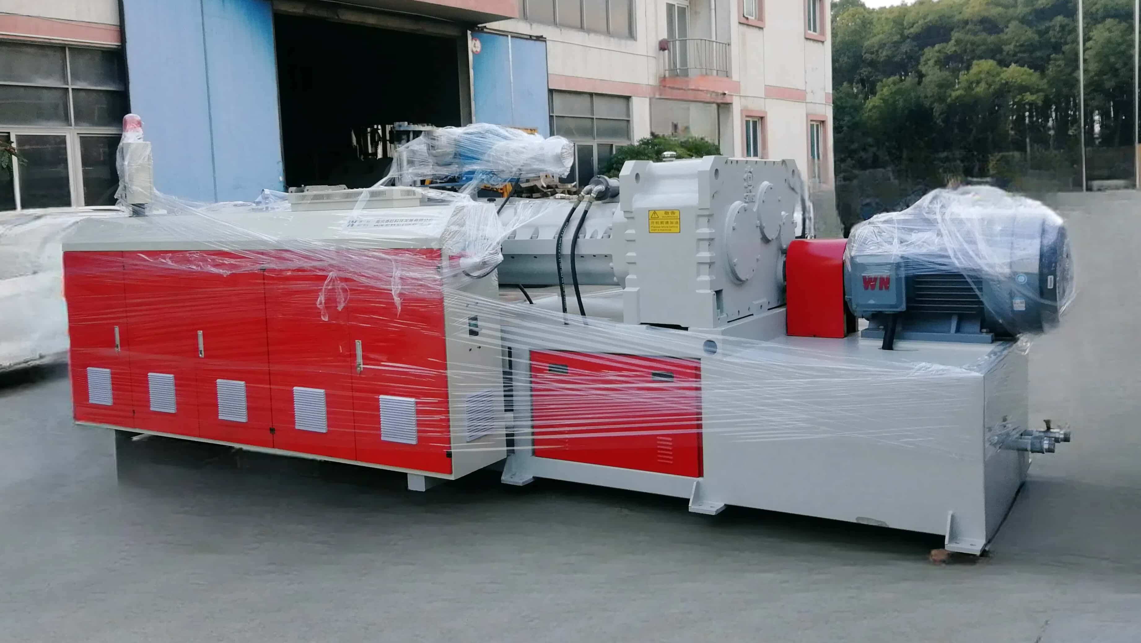 Leder inden for løsninger til industrielle ekstrudermaskiner