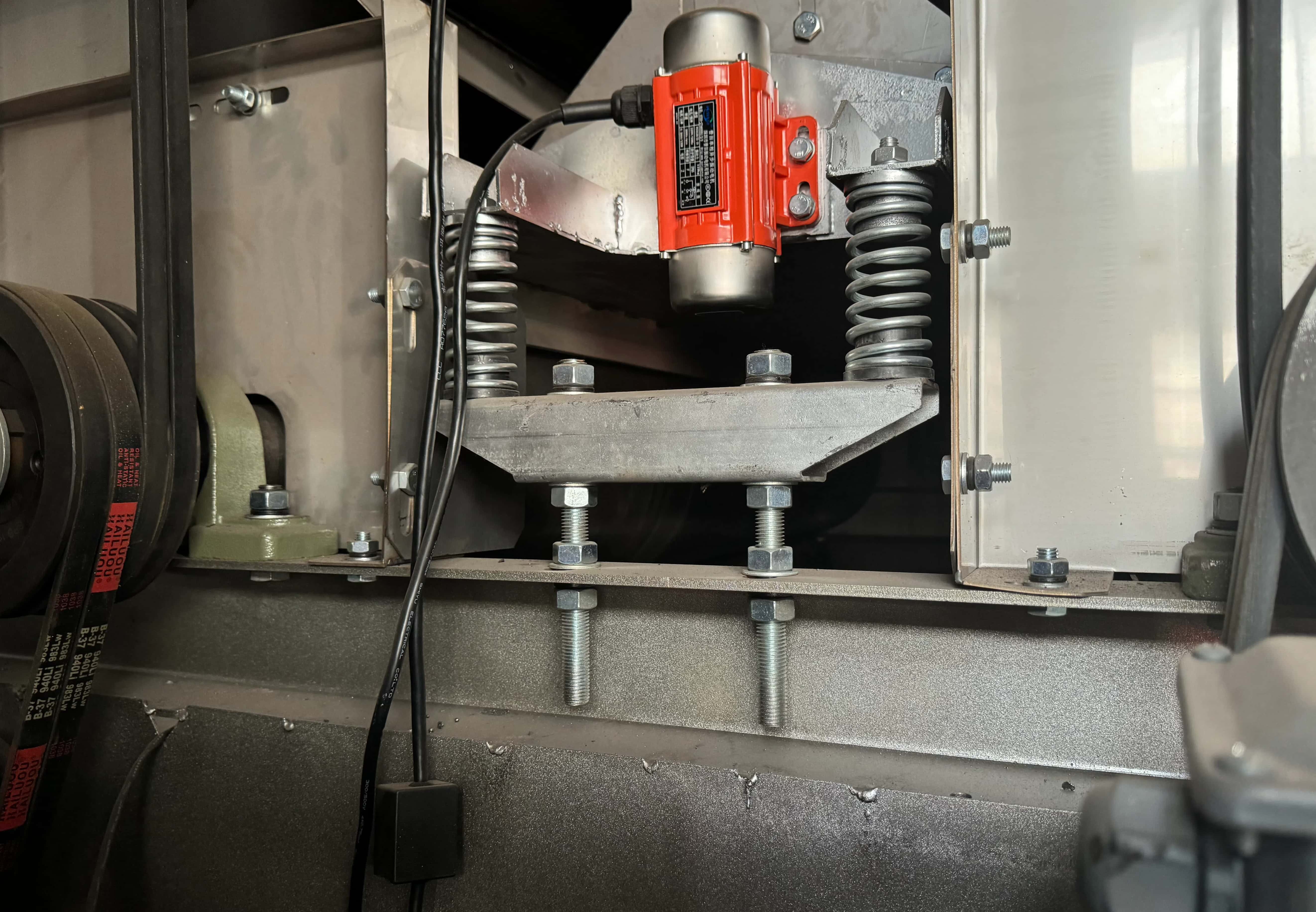 How Does a Rubber Separator Machine Work in Recycling