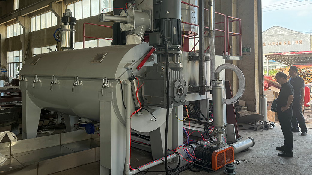 Customer Inspection of SRL-W Series Hot Cool Combination Mixer Praises Excellent Performance