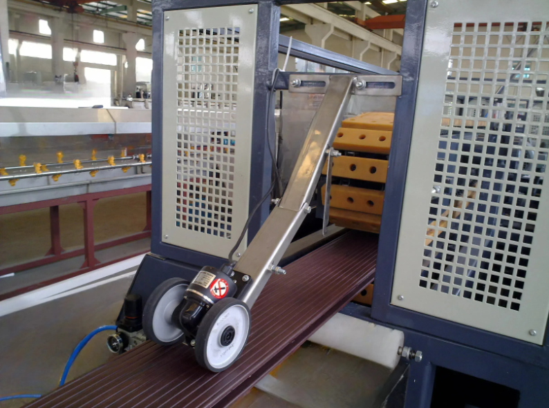 Quality plastic sheet production lines must also feature accurate thickness control. In order to meet the high standards for applications, plastic sheets used for construction, and other modular systems must maintain thickness within a defined range and must be consistent.