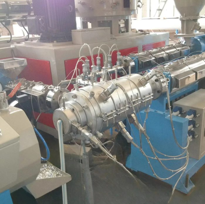 Difference 1: Operation Principle of Single-Screw and Twin-Screw Pipe Extrusion Machines  