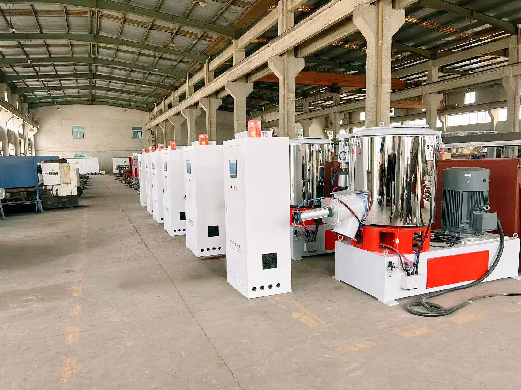 Industrial Battery Mixer Solutions for the Plastics Industry