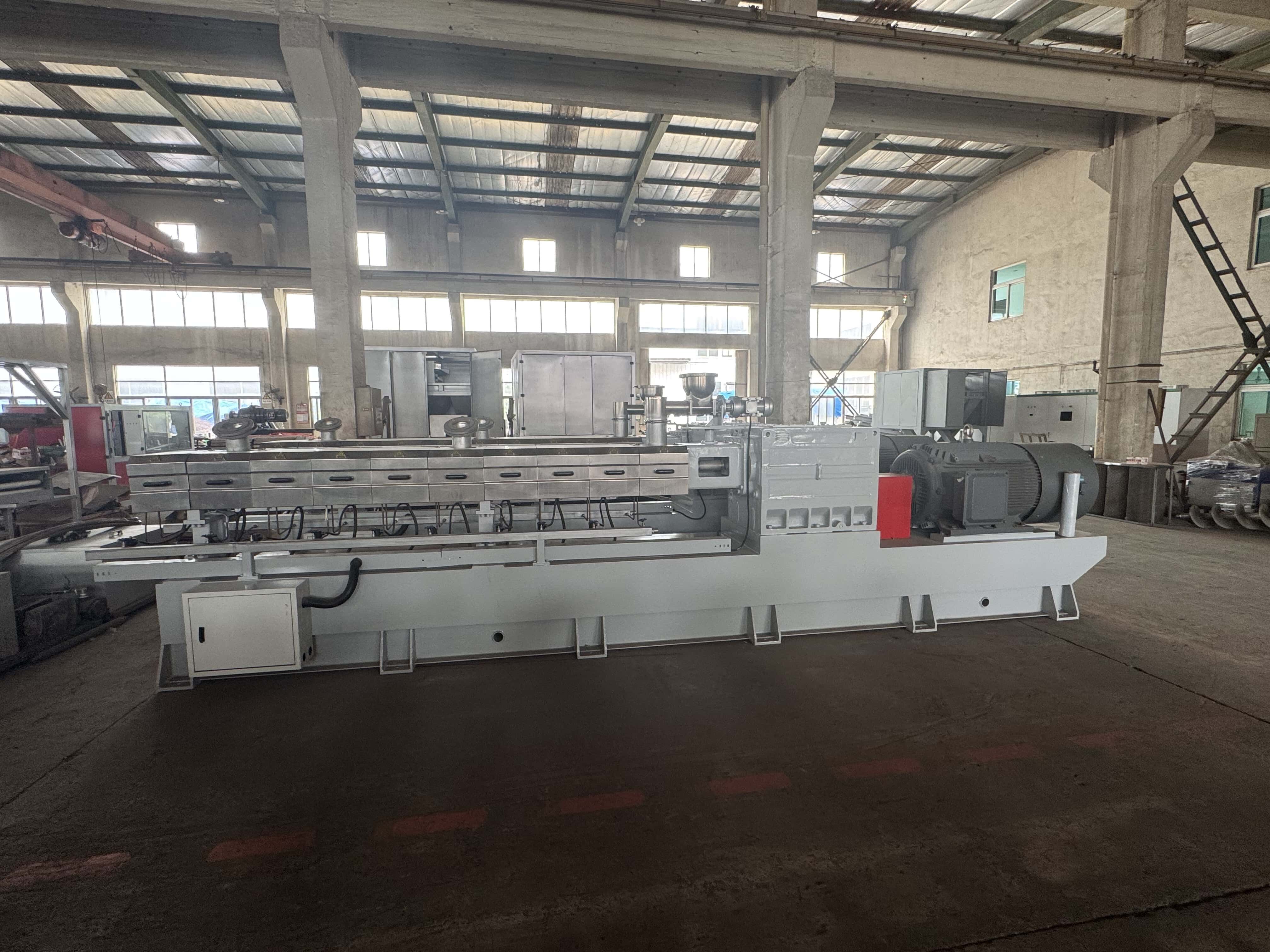 Industrielt ekstrudermaskine – Ledende løsninger til plastforarbejdning