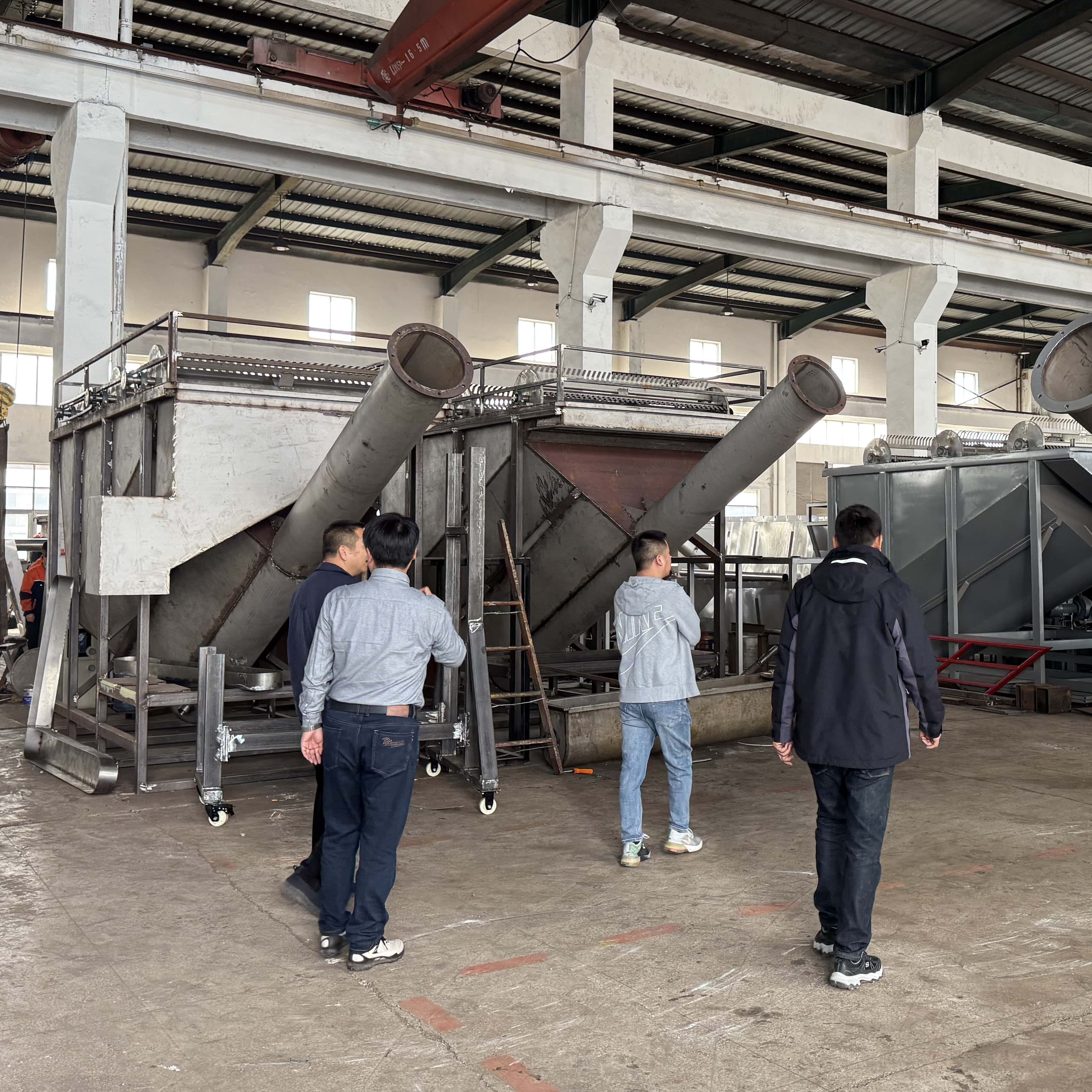 Customer Visits and Highly Recognizes Company Strength; Contract for 2T Plastic Crushing, Washing, and Sorting Production Line Successfully Signed