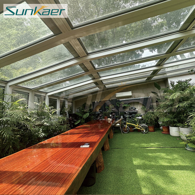 Abrigos Retráteis Prontos para a Primavera: Aproveite sua piscina e varanda mais cedo com a Sunkaer