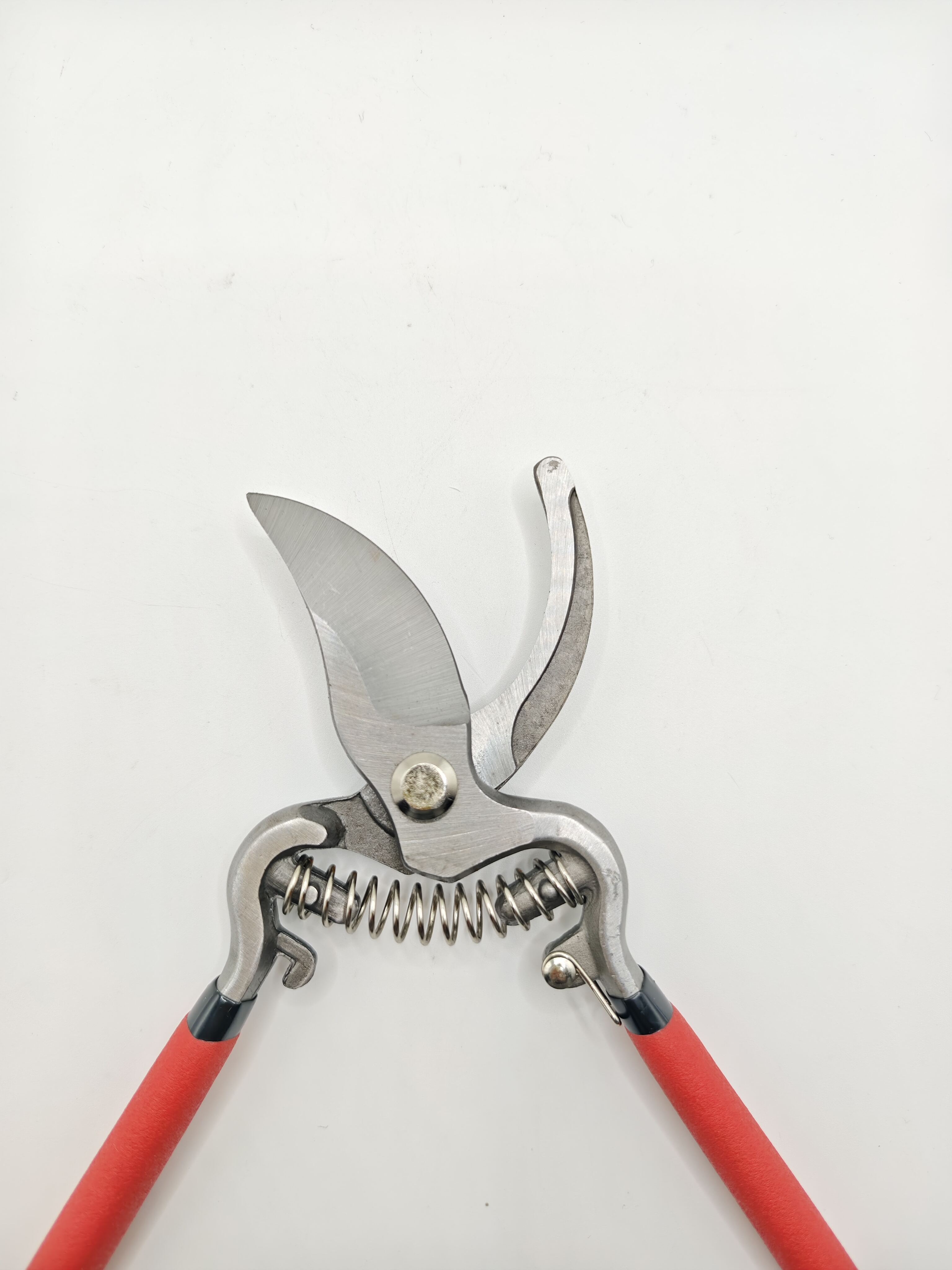  Hand Tools for Warehouse Work: Durable & Efficient