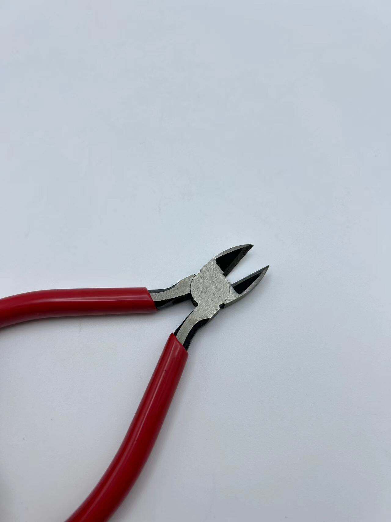 Multitool for Rope Cutting: Sharp & Efficient for Outdoor Use