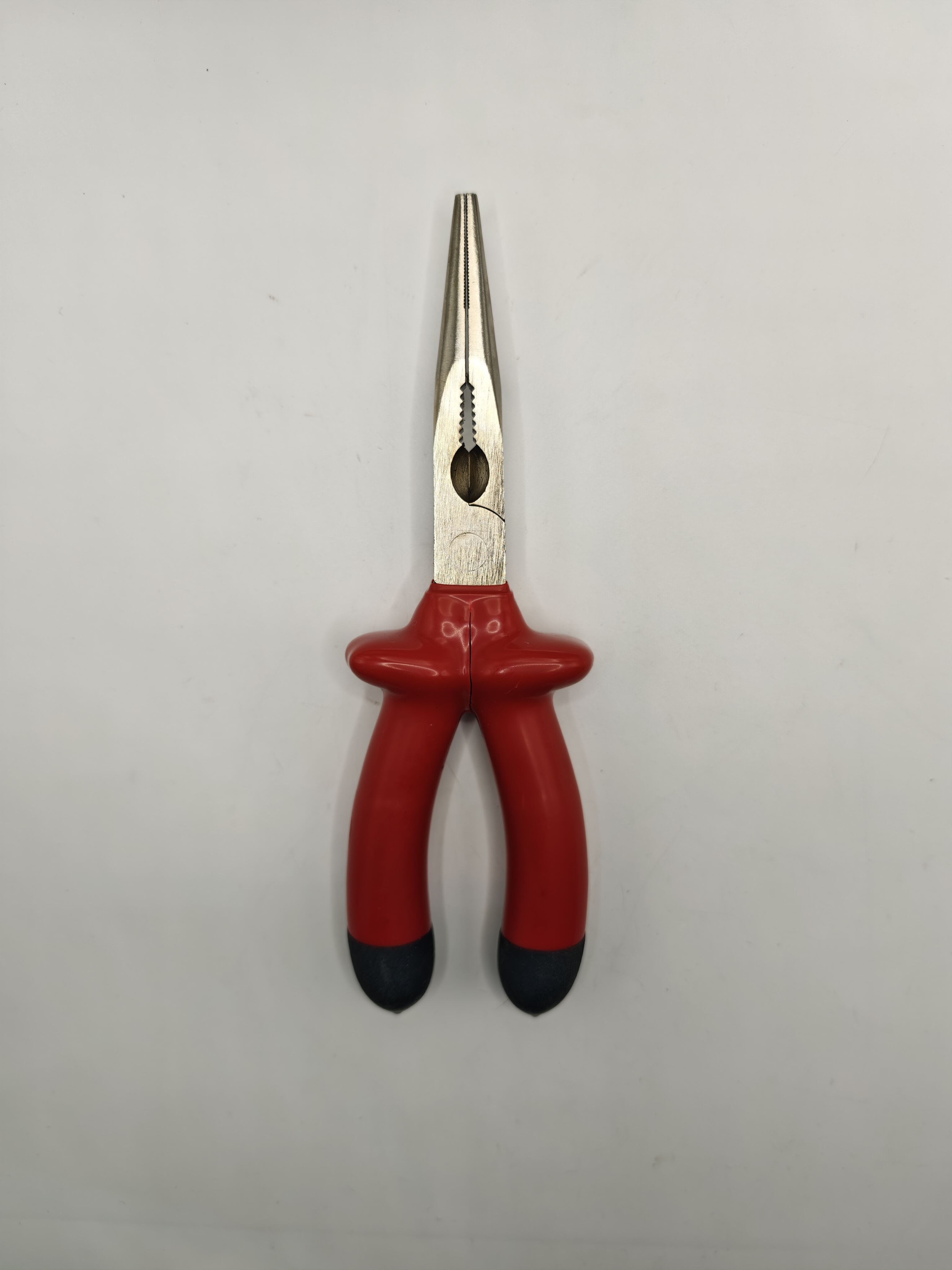 شركة رائدة في تصنيع أدوات اليد: البحث والتطوير، والإنتاج، والمبيعات