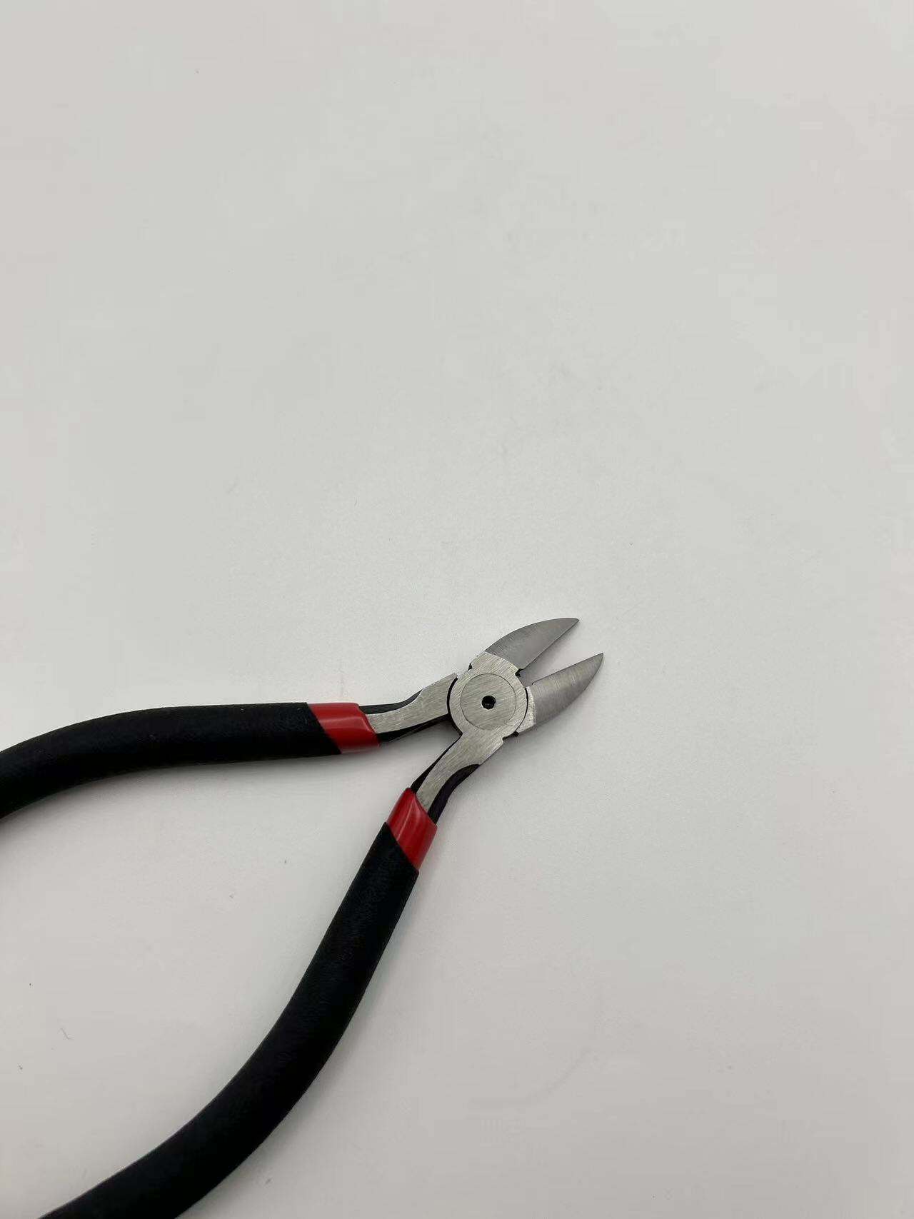 Multitool for Distributors: Quality Gear for Resale