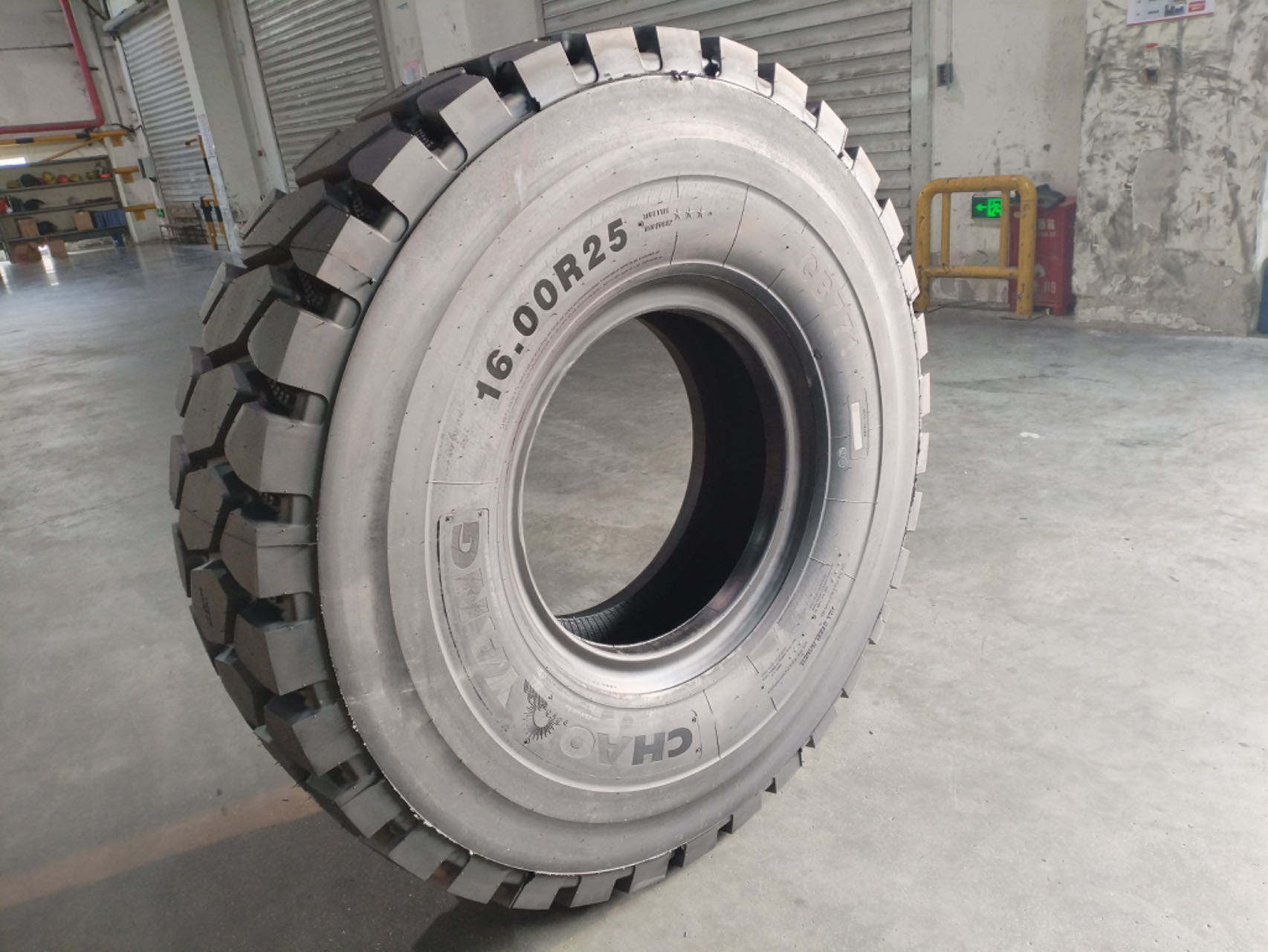 How do heavy duty tires extend service life in construction?