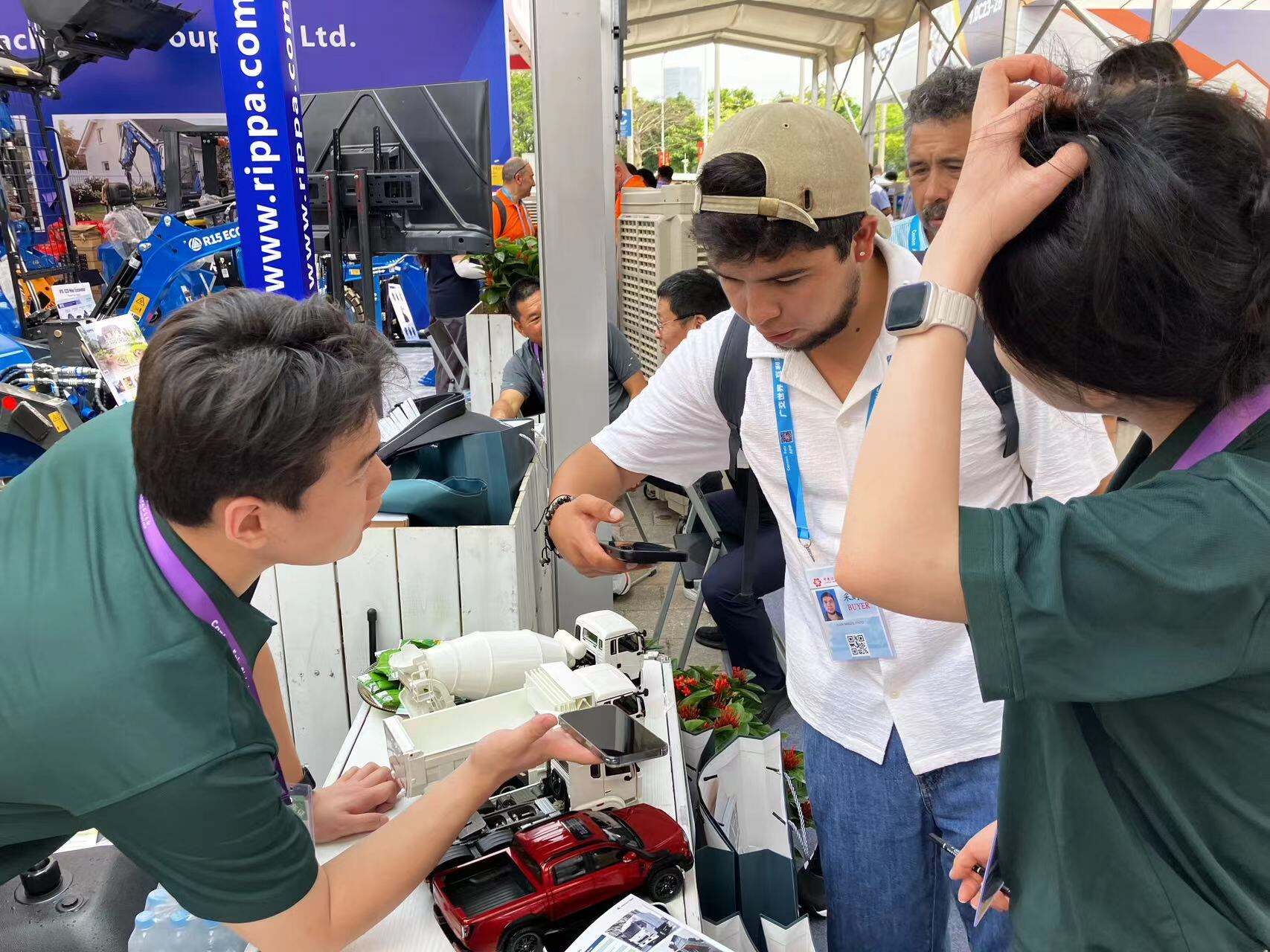 Canton Fair from April 15-19th Booth 9.0 C14  engineering machine outdoor We are looking forward to communicate and  negotiate with you on site. Welcome to our booth!