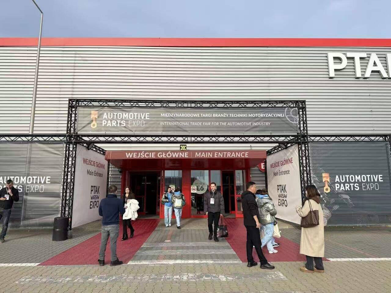 Yiwu Ronwin Showcase Auto Body Parts at Automotive Parts Expo Warsaw 2025