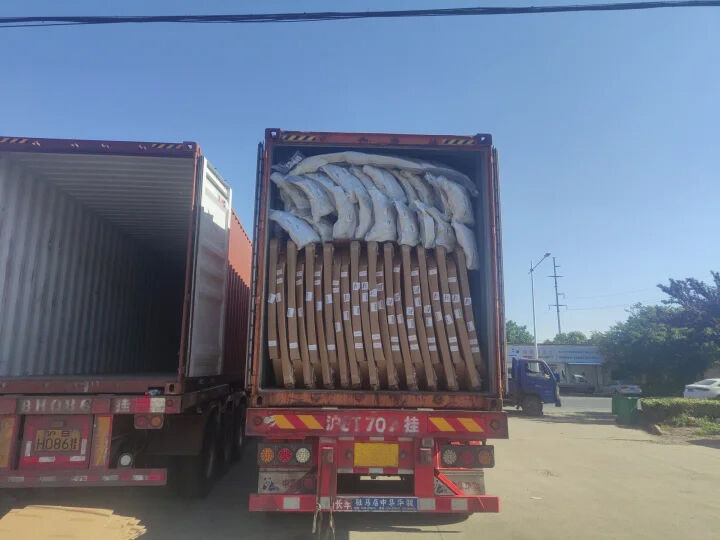 Yiwu Ronwin Import And Export: Dozens of Containers Shipped to US, Europe, and Middle East in April