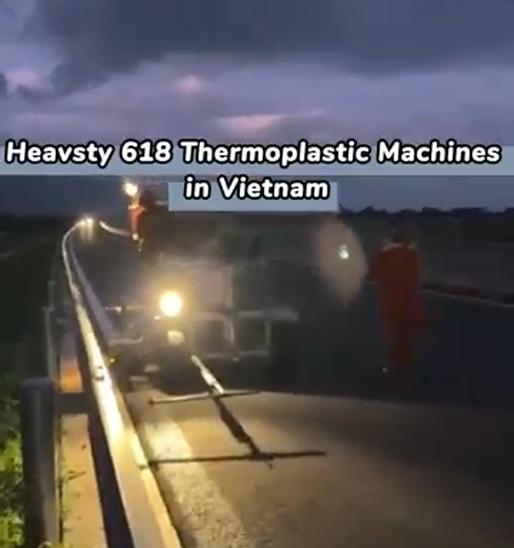 Driving Thermoplastic Road Marking Machine Has Received Praise in Vietnam