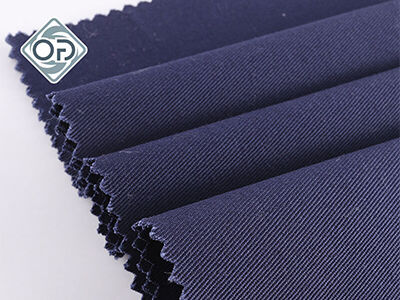 अस्पतालको वर्दीको लागि कपडाको छनौट: सैटिन, पोलिएस्टर ट्विल र पोलिएस्टर-सुत्के मिश्रणको तुलना