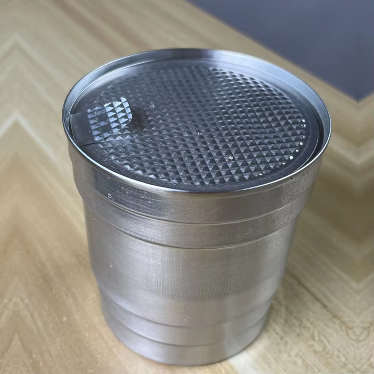 Outdoor Party Essentials: Disposable Aluminum Drinking Cups with Lids for Beer, Coffee, Cola, and Cold Beverages