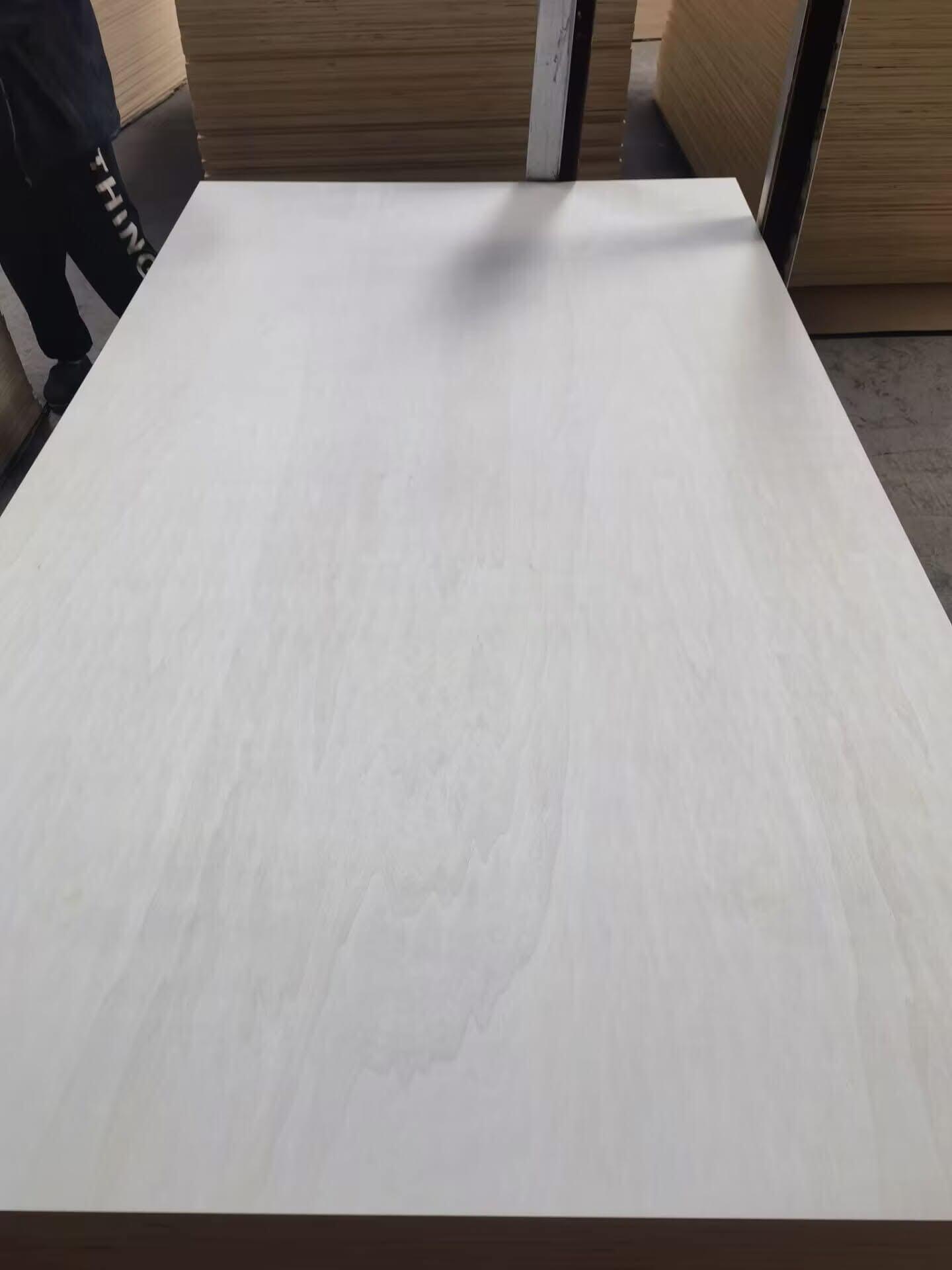 Bleached poplar face plywood.jpg