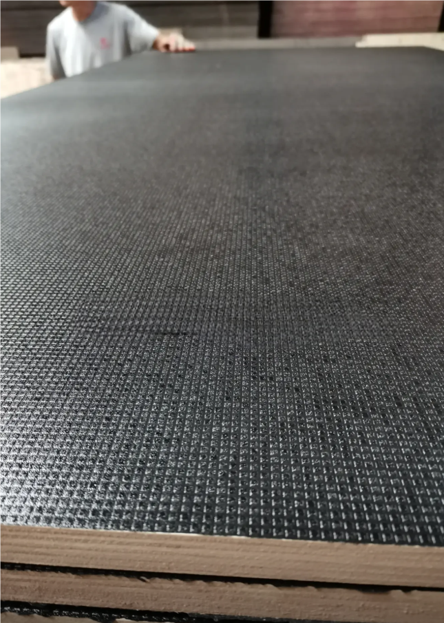 Square Anti-Slip Film Faced Plywood