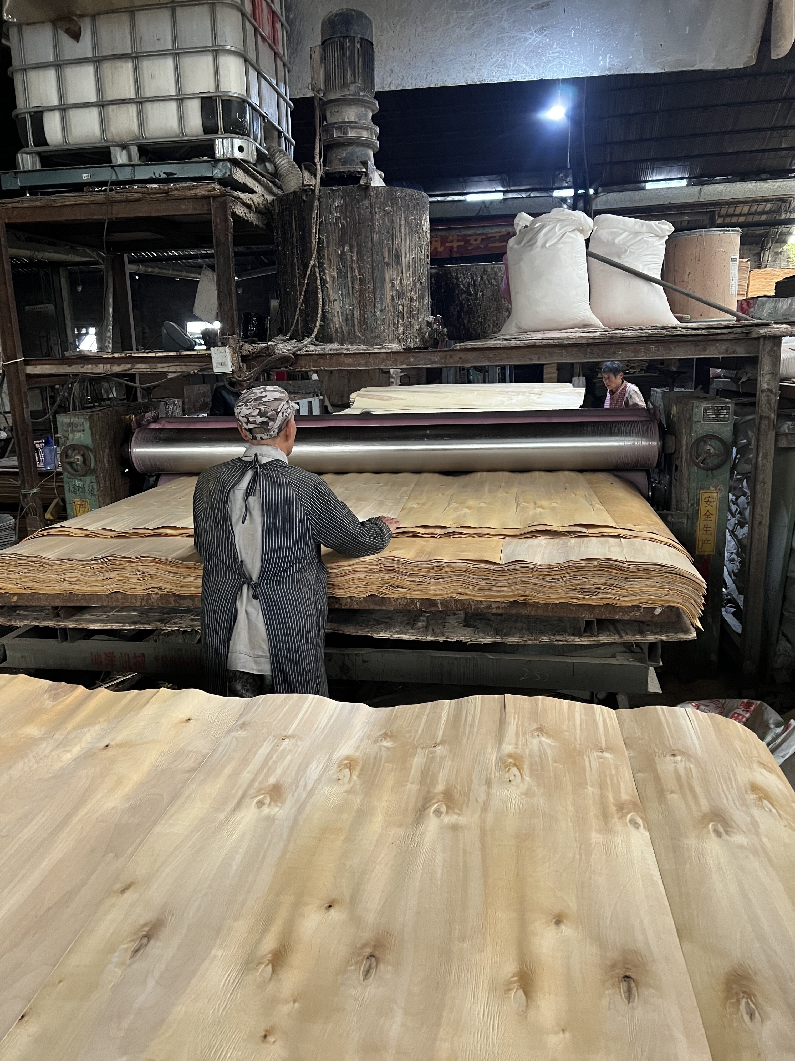 Contrachapado Certificado: Resistencia Estructural y Seguridad Ecológica