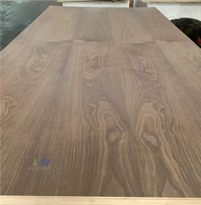 Walnut Face Plywood