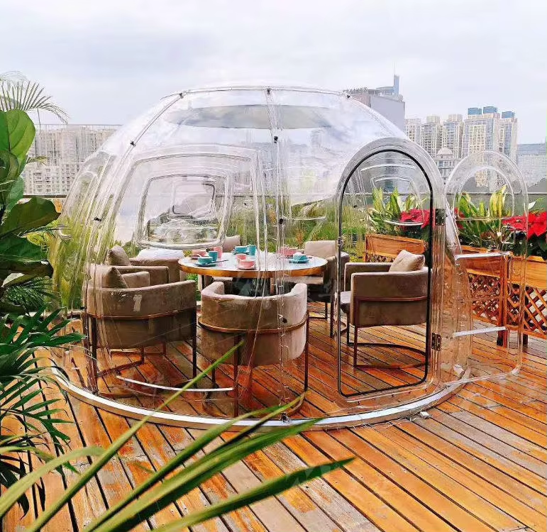 Apple Cabin: Combining Comfort with Nature
