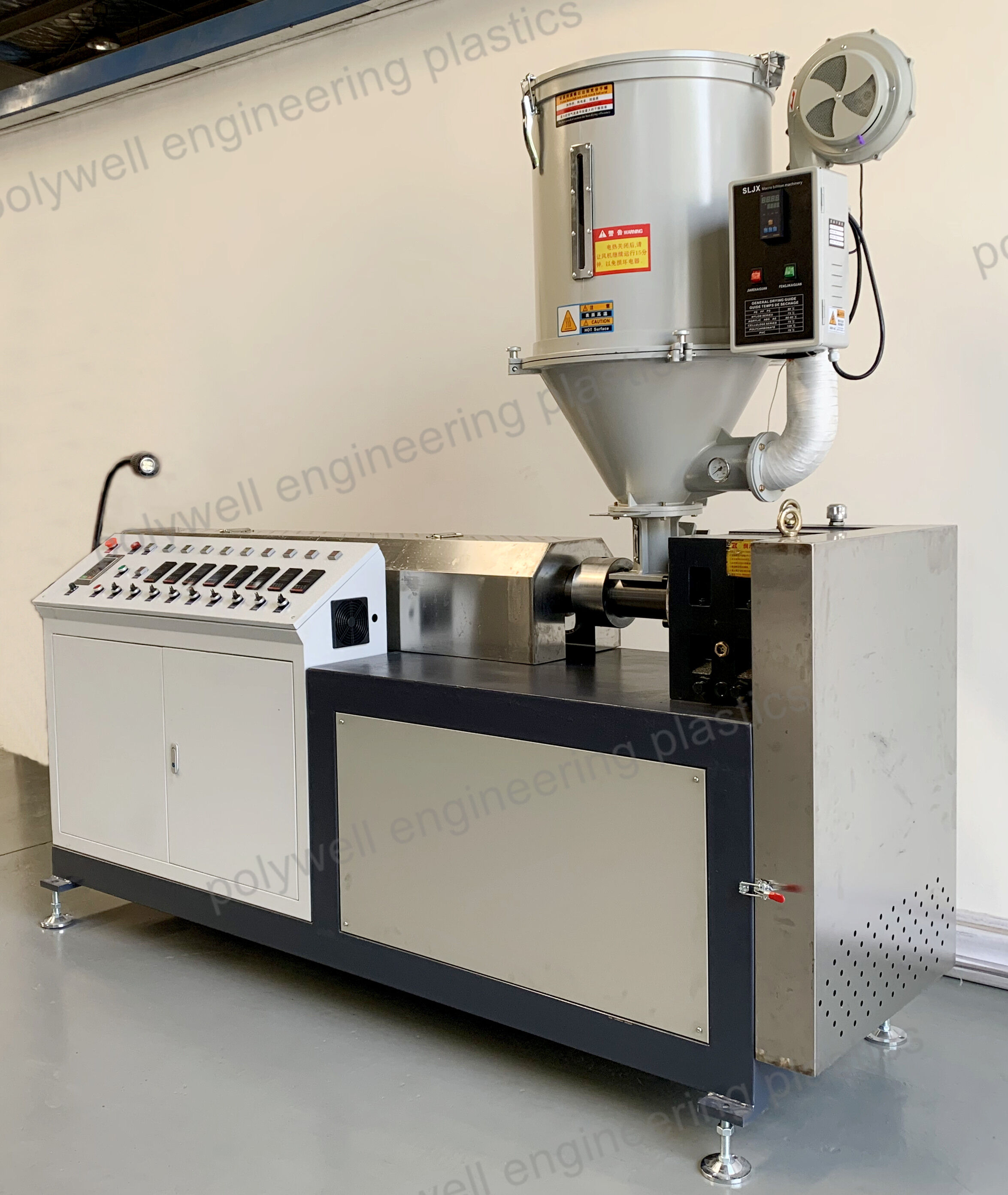 Thaum tshav kub kub rwb thaiv tsev sawb Extrusion tshuab PA66GF25 Granules ua ib leeg ntsia hlau Extruder ntau lawm kab