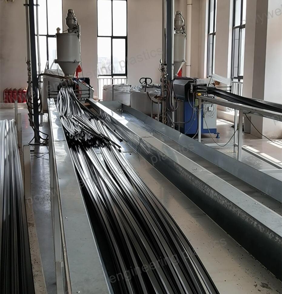Why Working with Experienced Plastic Extrusion Die Manufacturers Matters in Construction