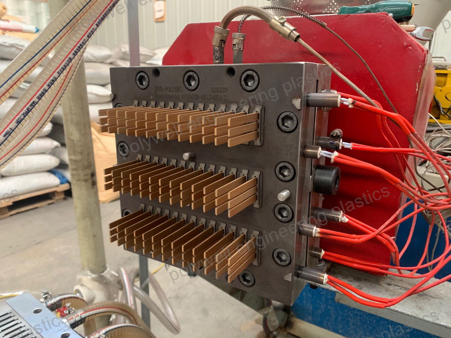 Polyamide Extrusion Strip Making Die PA66 GF25 Heat Barrier Profile ...