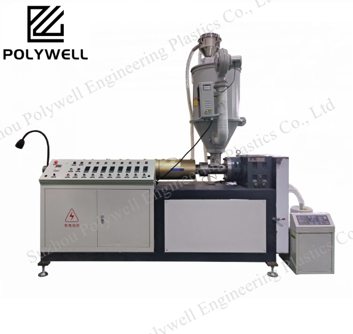 Quali sono i vantaggi dell'uso di macchine estrusori specializzate per la produzione di strisce di rottura termica?