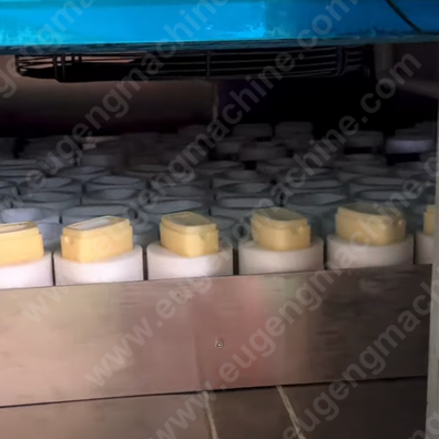 4 nozzles stick antiperspirants filling line (4).png