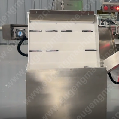 Automatic cosmetic mascara filling and capping machine.png