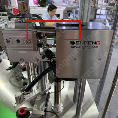 Full automatic lip gloss filling,capping,weighing,labeling & cartoning machine4(eaab10c0ab).JPG