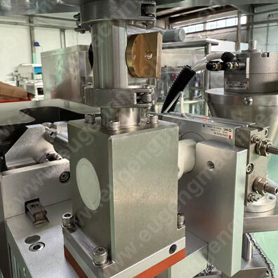 Eyeliner filling machine5.jpg