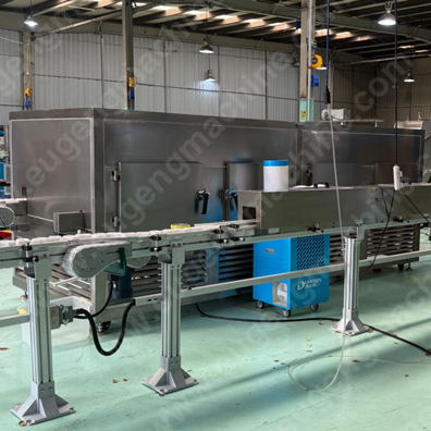 12 nozzles deodorant stick hot filling machine produciton line(9).png