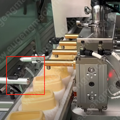 4 nozzles stick antiperspirants filling line.png