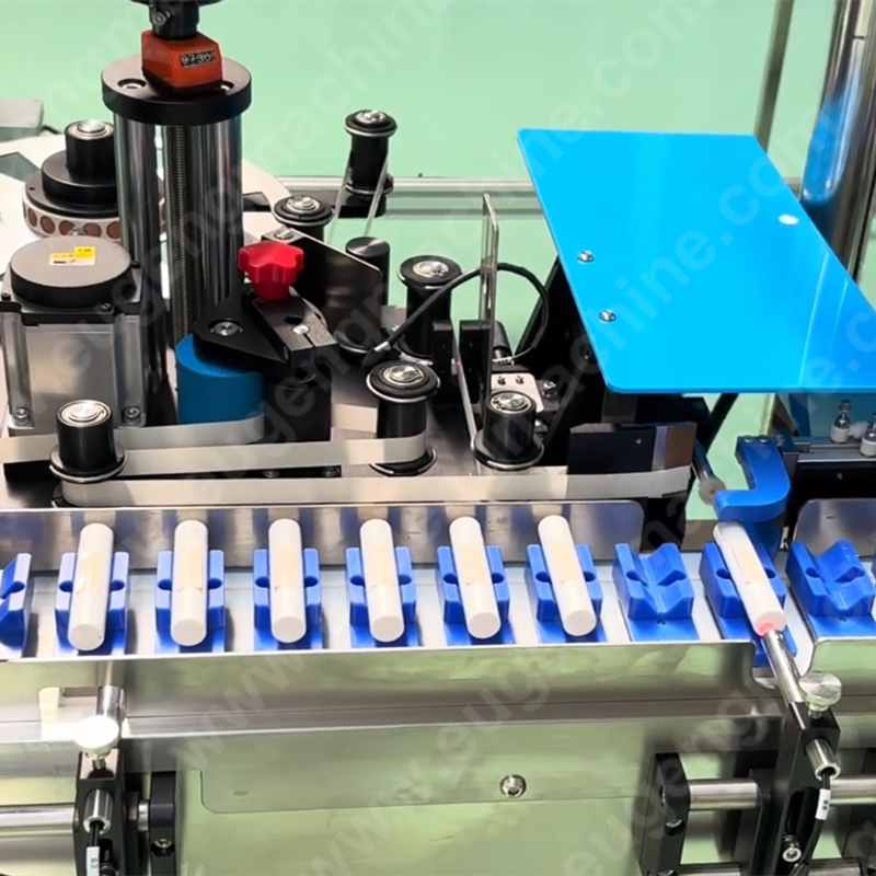 Tube bottom and body labeling machine