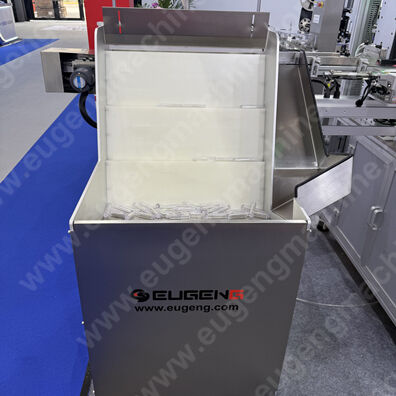 Full automatic lip gloss filling,capping,weighing,labeling & cartoning machine2(ebe8c968cd).JPG
