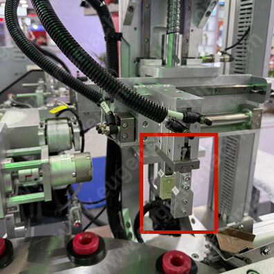 Full automatic lip gloss filling,capping,weighing,labeling & cartoning machine9(ff31b854ae).JPG