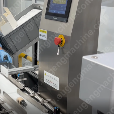 Automatic skincare filling capping machine(16).png