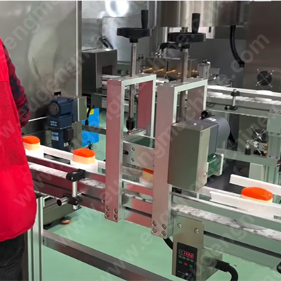 4 nozzles stick antiperspirants filling line (7).png