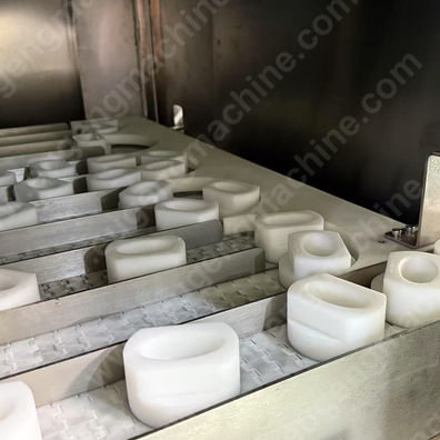 4 nozzles deodorant stick filling machine produciton line (3).png