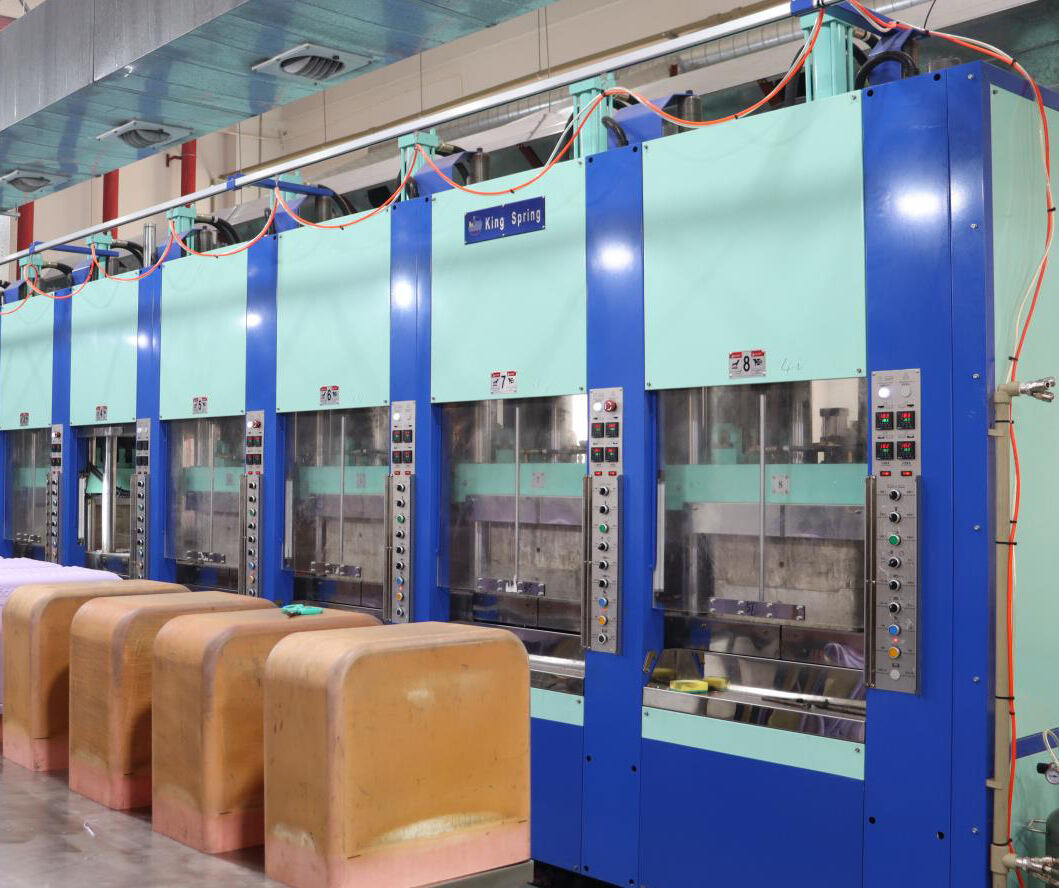 4.Cooling and Molding