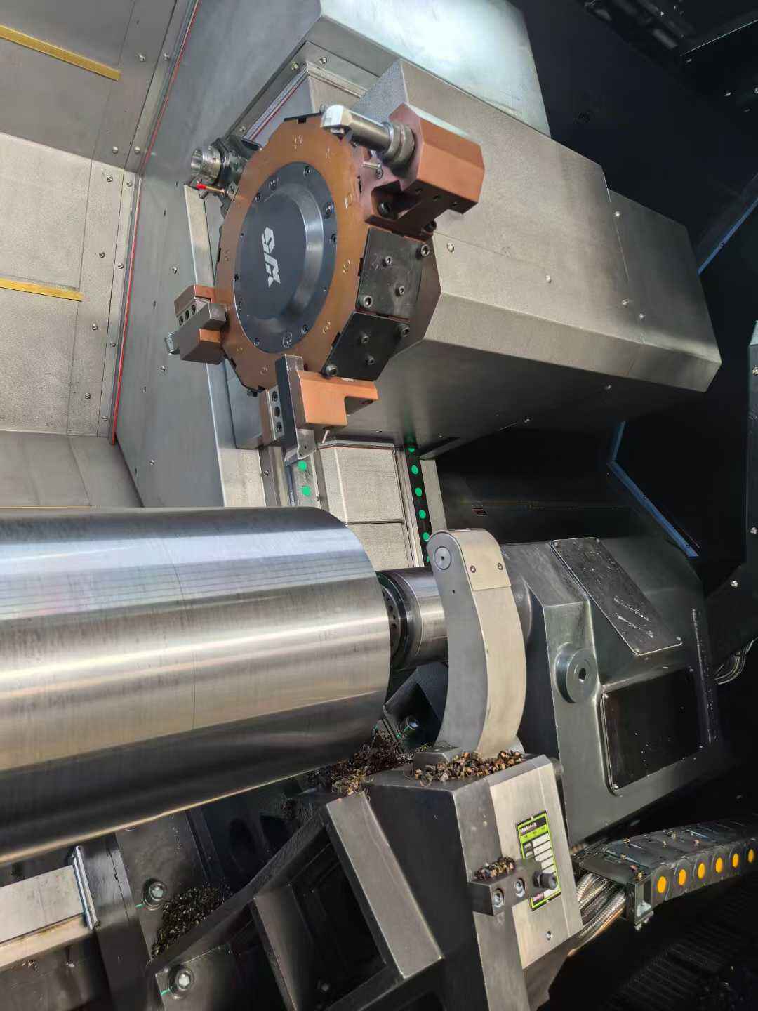 De verwerking van grote flansen zit vol uitdagingen. Hoe helpt DONGS CNC klanten deze perfect het hoofd te bieden?