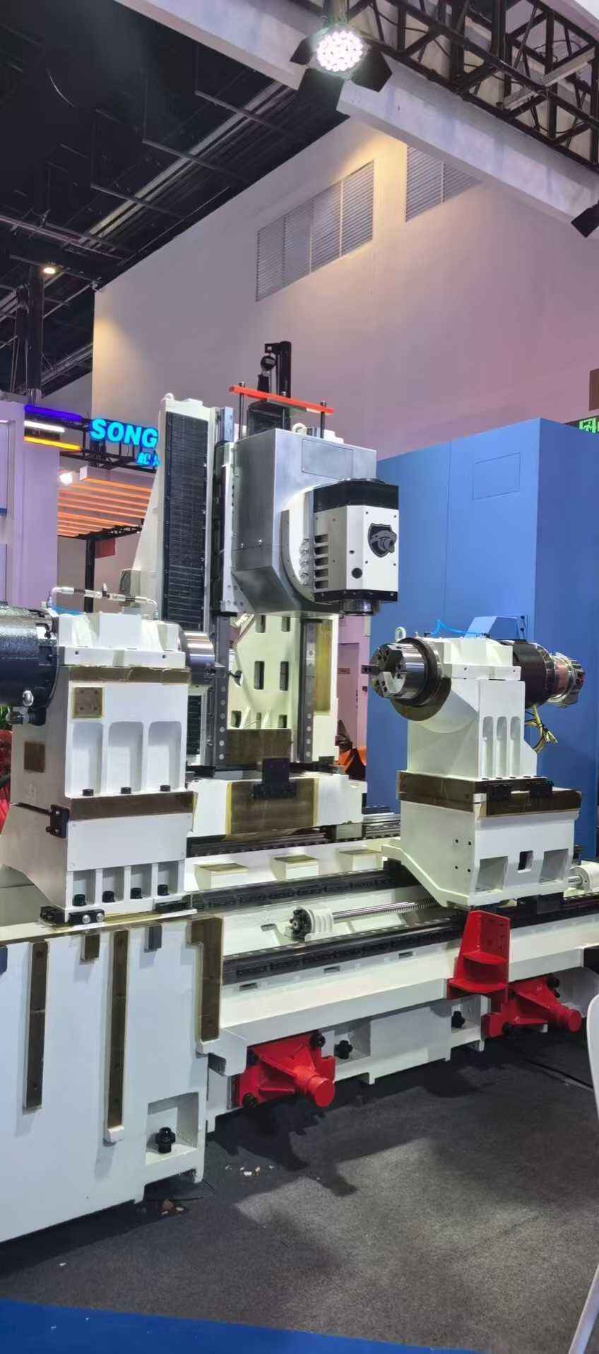 One machine with multiple functions: Five-axis swing-head turning compound realizes efficient manufacturing of complex parts